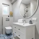 In Arbanija With Terrace, Air Conditioning, Wifi 5139-4 Трогир