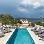Апартаменты In Arbanija With Terrace, Air Conditioning, Wifi 5139-4 *