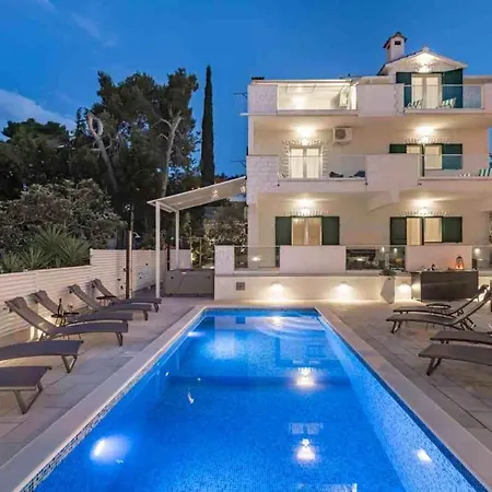 In Arbanija With Terrace, Air Conditioning, Wifi 5139-4 Trogir