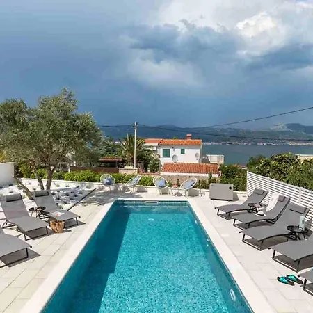 Lejlighed In Arbanija With Terrace, Air Conditioning, Wifi 5139-4 *