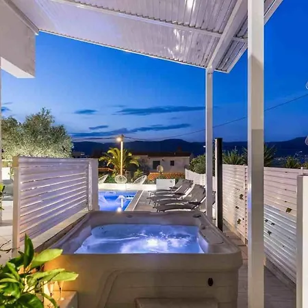 Lejlighed In Arbanija With Terrace, Air Conditioning, Wifi 5139-4