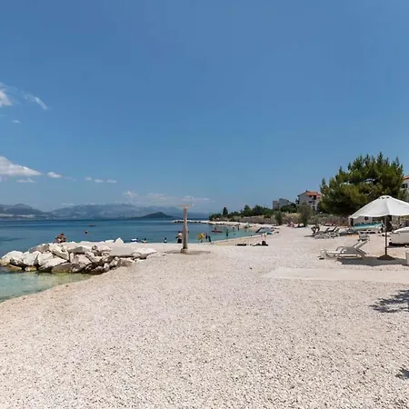 In Arbanija With Terrace, Air Conditioning, Wifi 5139-4 Τρογκίρ